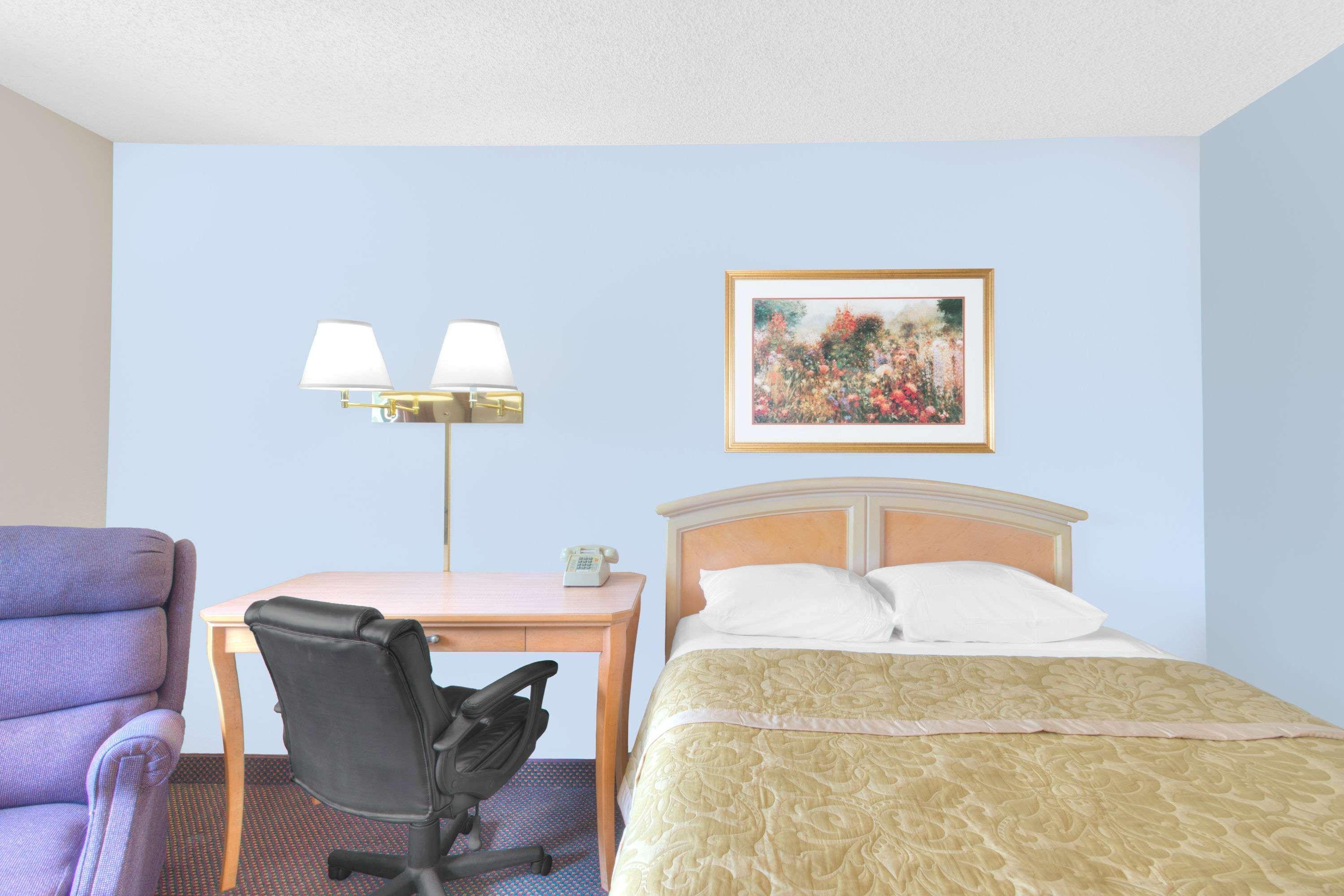 Super 8 By Wyndham Augusta Hotell Exteriör bild